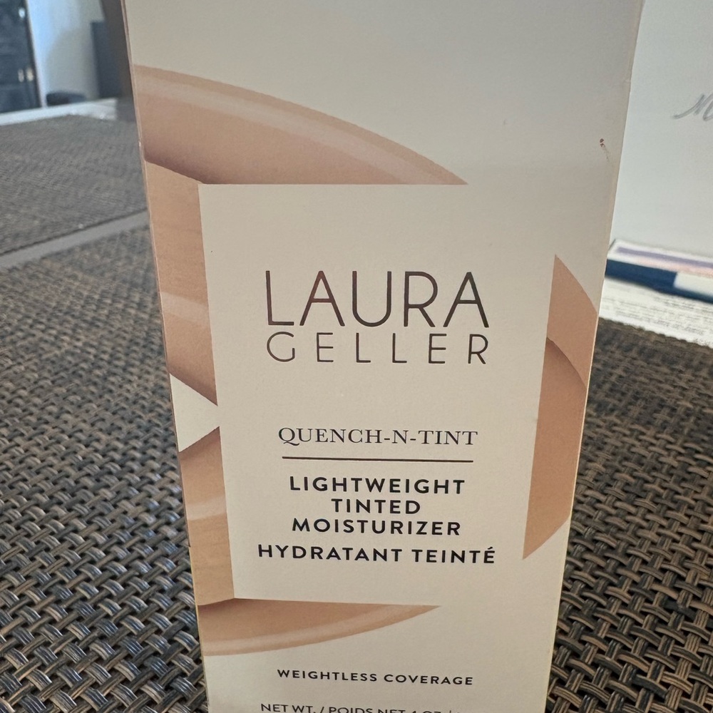 LAURA GELLER QUENCH N TINT LIGHTWEIGHT TINTED MOISTURIZER 
4 OZ LIGHT/ MEDIUM